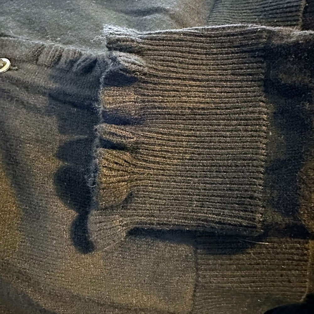 Elle Ruffled Black Cardigan Size XL - Picture 6 of 7